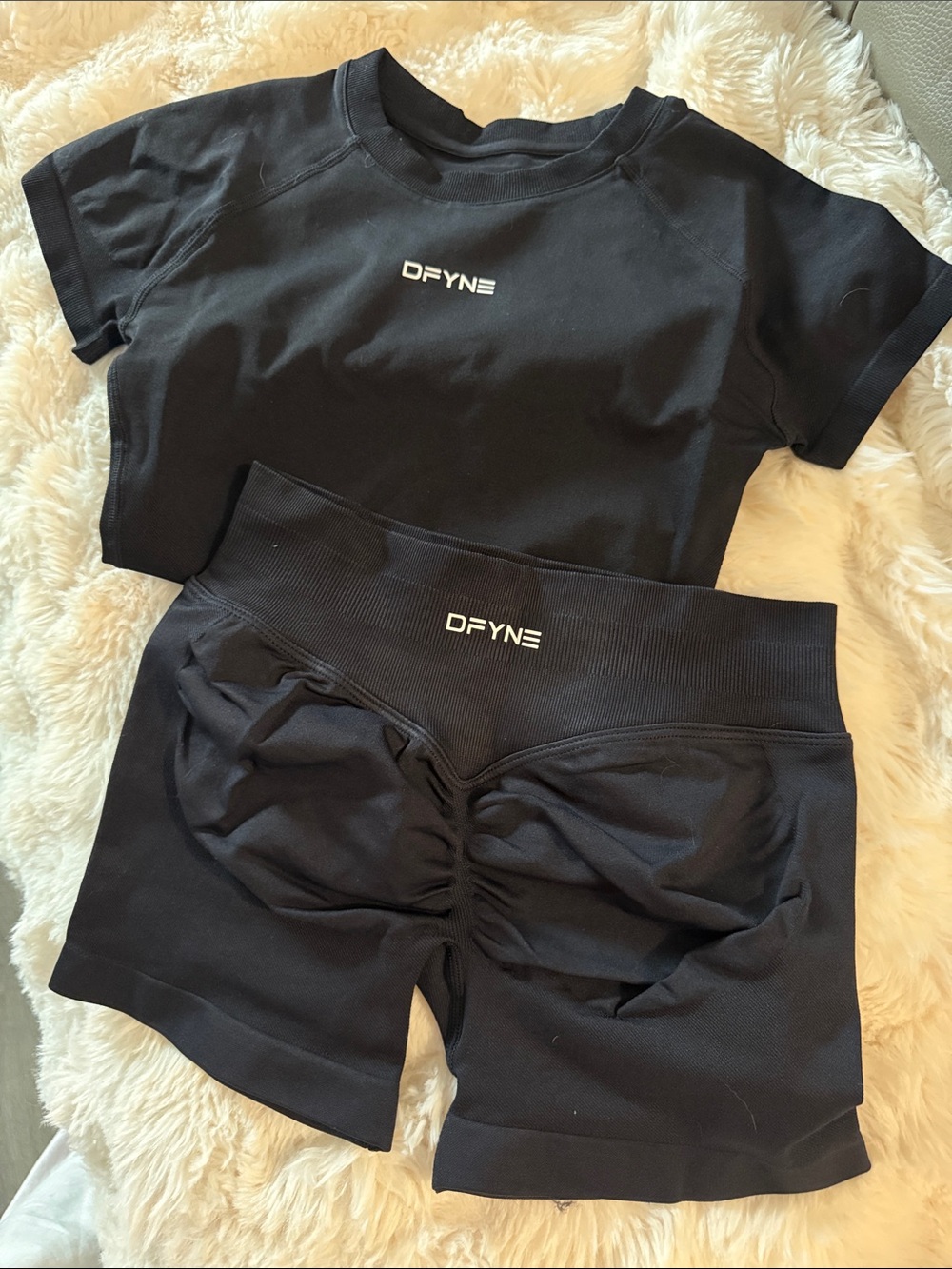 DFYNE Kids Black Active Shorts Set - Seamless Performance